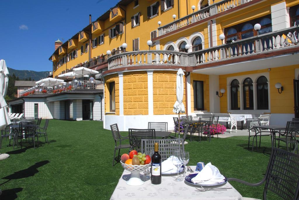 Grand Hotel Astoria Lavarone Eksteriør bilde